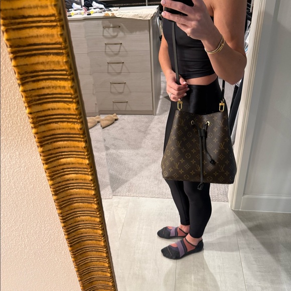 Louis Vuitton NeoNoe bucket bag - Picture 4 of 8